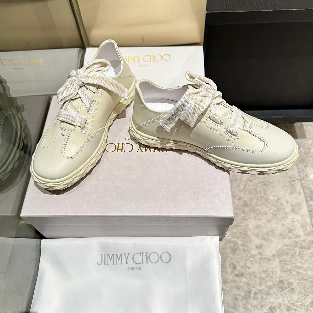 👟👟Ex-factory price 640👟👟 The new JIMMY CHOO, exclusively for sale, original large-soled casual white shoes, designed with the latest technology, strong three-dimensional effect👍The integration of multiple technologies, subverting fashion, super stylish! The combination is super beautiful. The original version is 1:1, versatile and trendy, both salty and sweet! New layout Size: 35-40